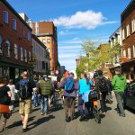 Marche dans les rues de Québec.